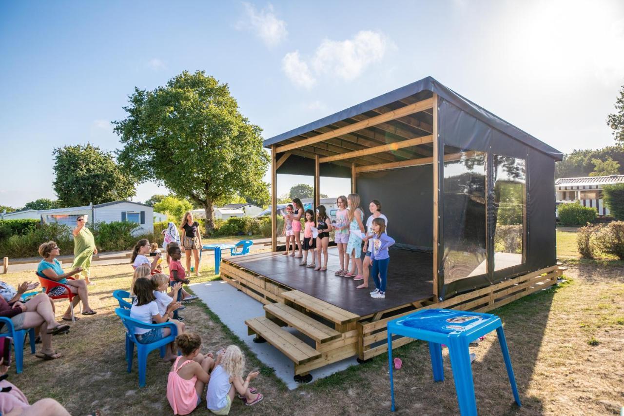Camping Les Brillas Les Moutiers Esterno foto