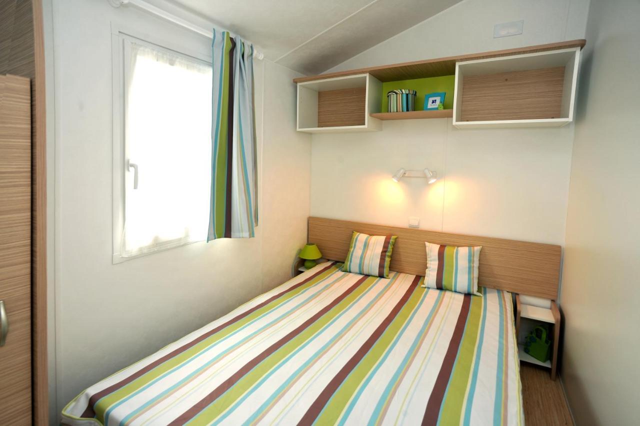 Camping Les Brillas Les Moutiers Esterno foto