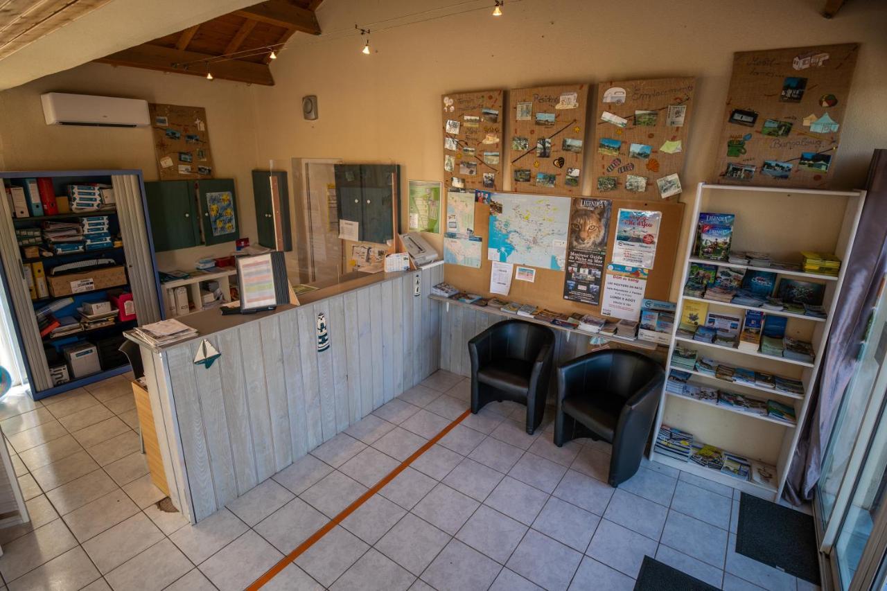 Camping Les Brillas Les Moutiers Esterno foto