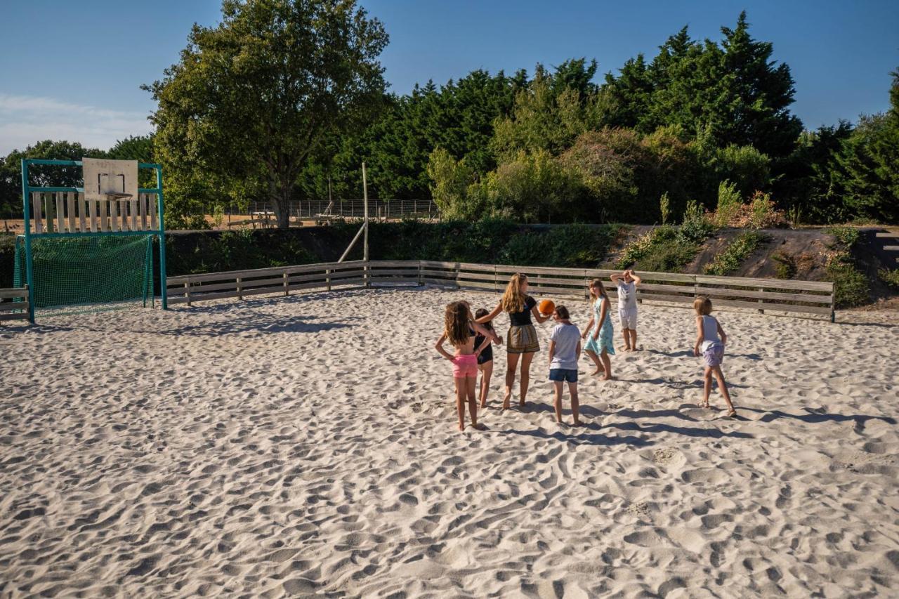 Camping Les Brillas Les Moutiers Esterno foto