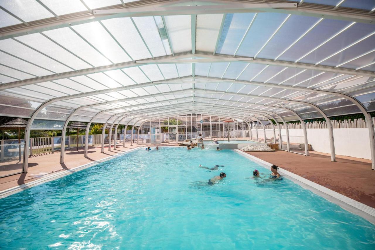 Camping Les Brillas Les Moutiers Esterno foto