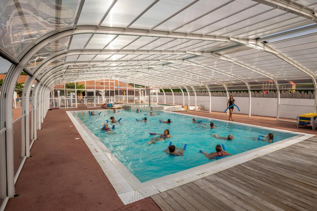 Camping Les Brillas Les Moutiers Esterno foto