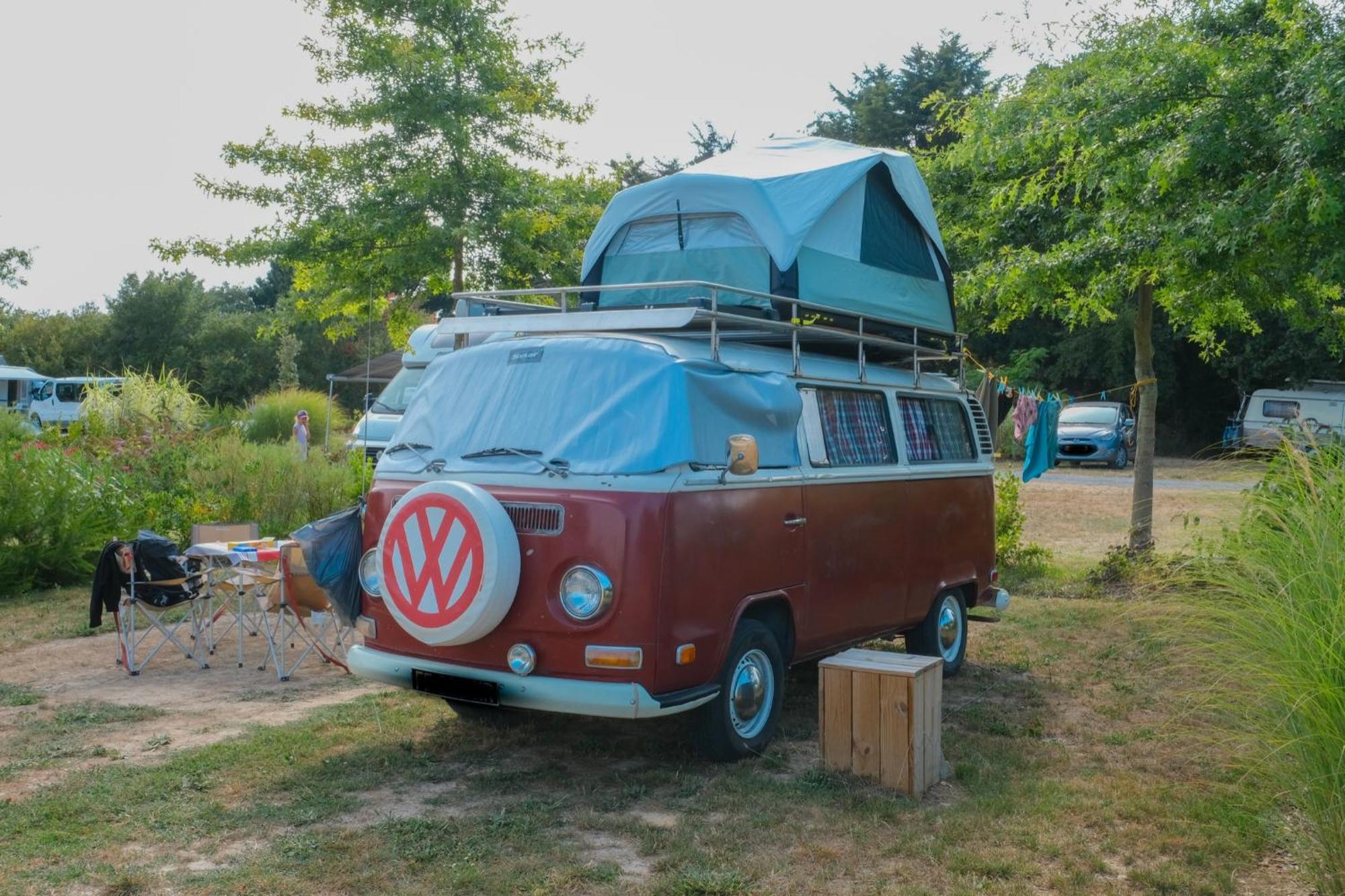 Camping Les Brillas Les Moutiers Esterno foto