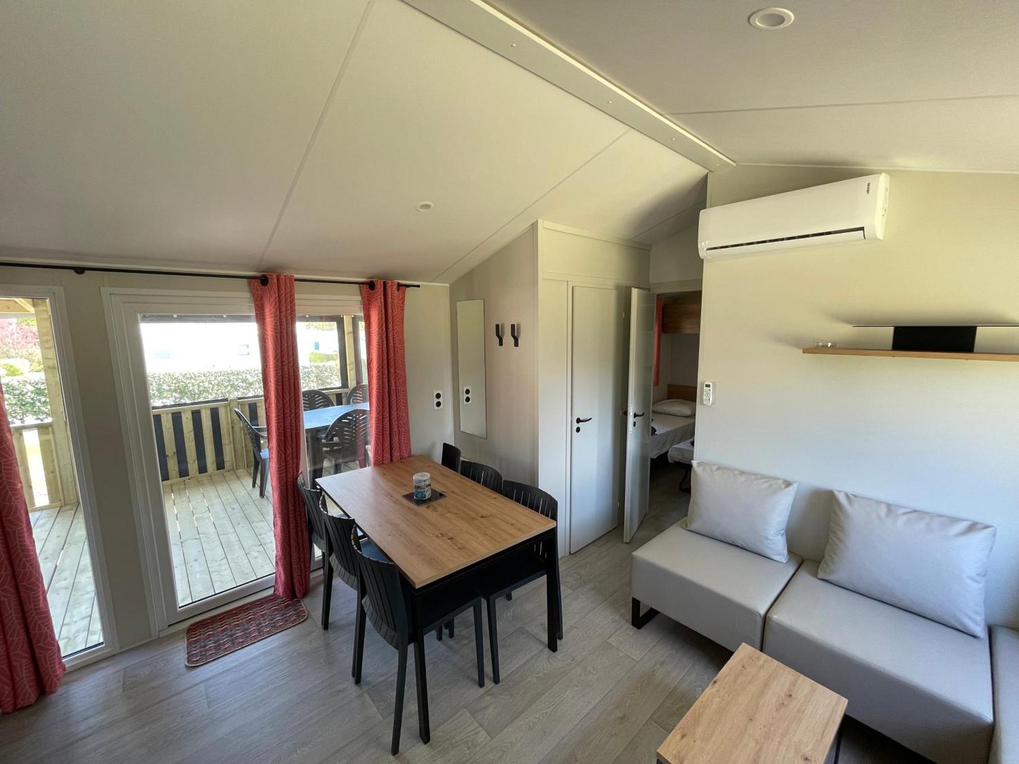 Camping Les Brillas Les Moutiers Esterno foto