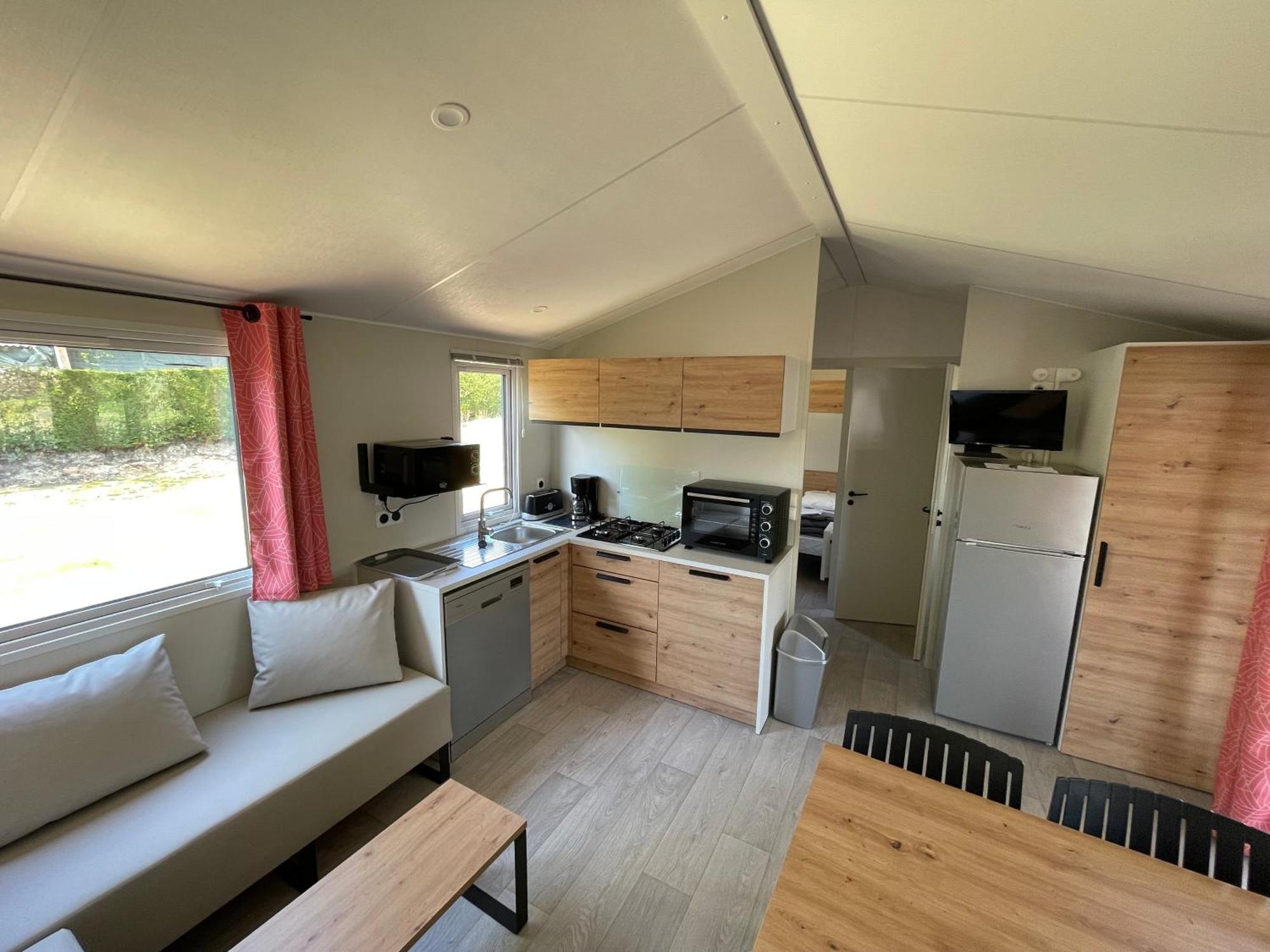 Camping Les Brillas Les Moutiers Esterno foto