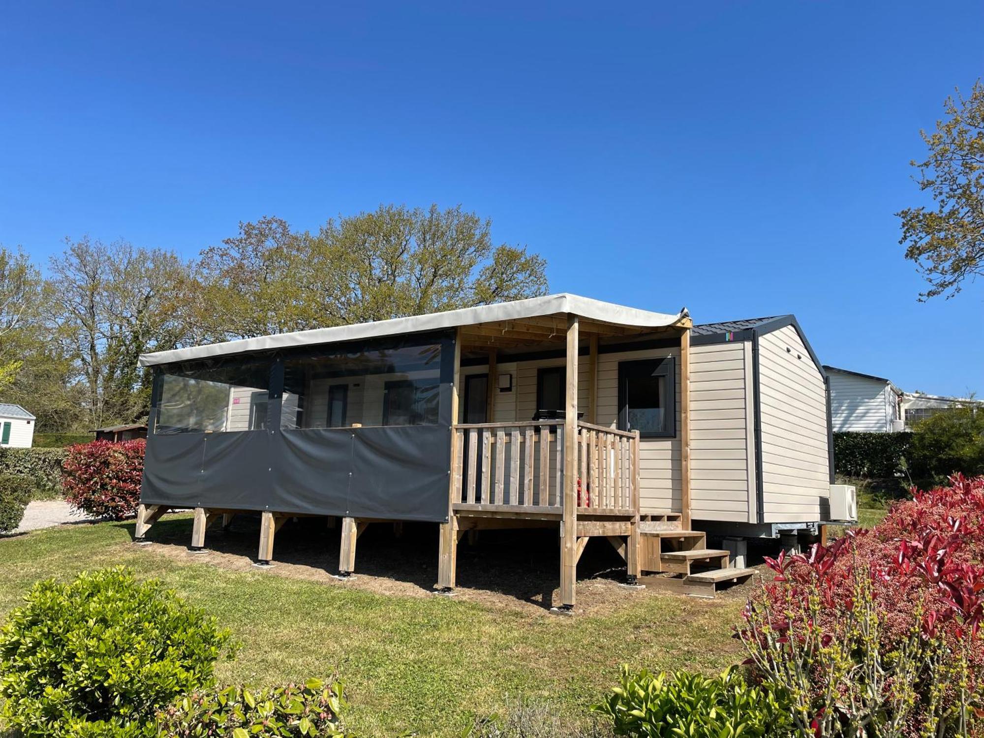 Camping Les Brillas Les Moutiers Esterno foto