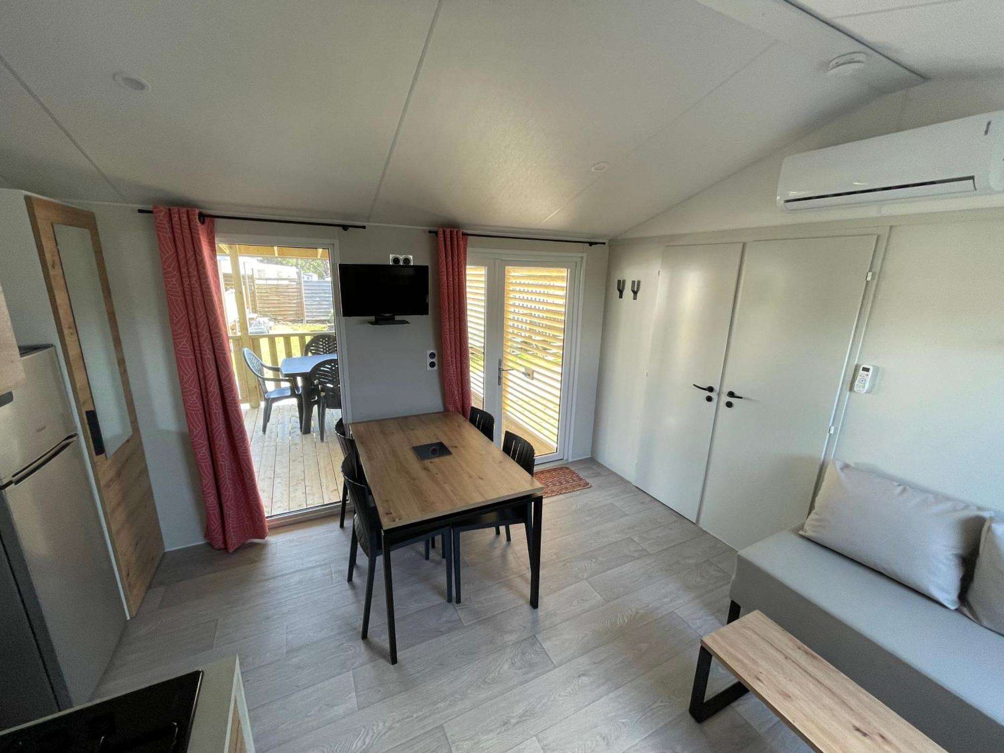 Camping Les Brillas Les Moutiers Esterno foto