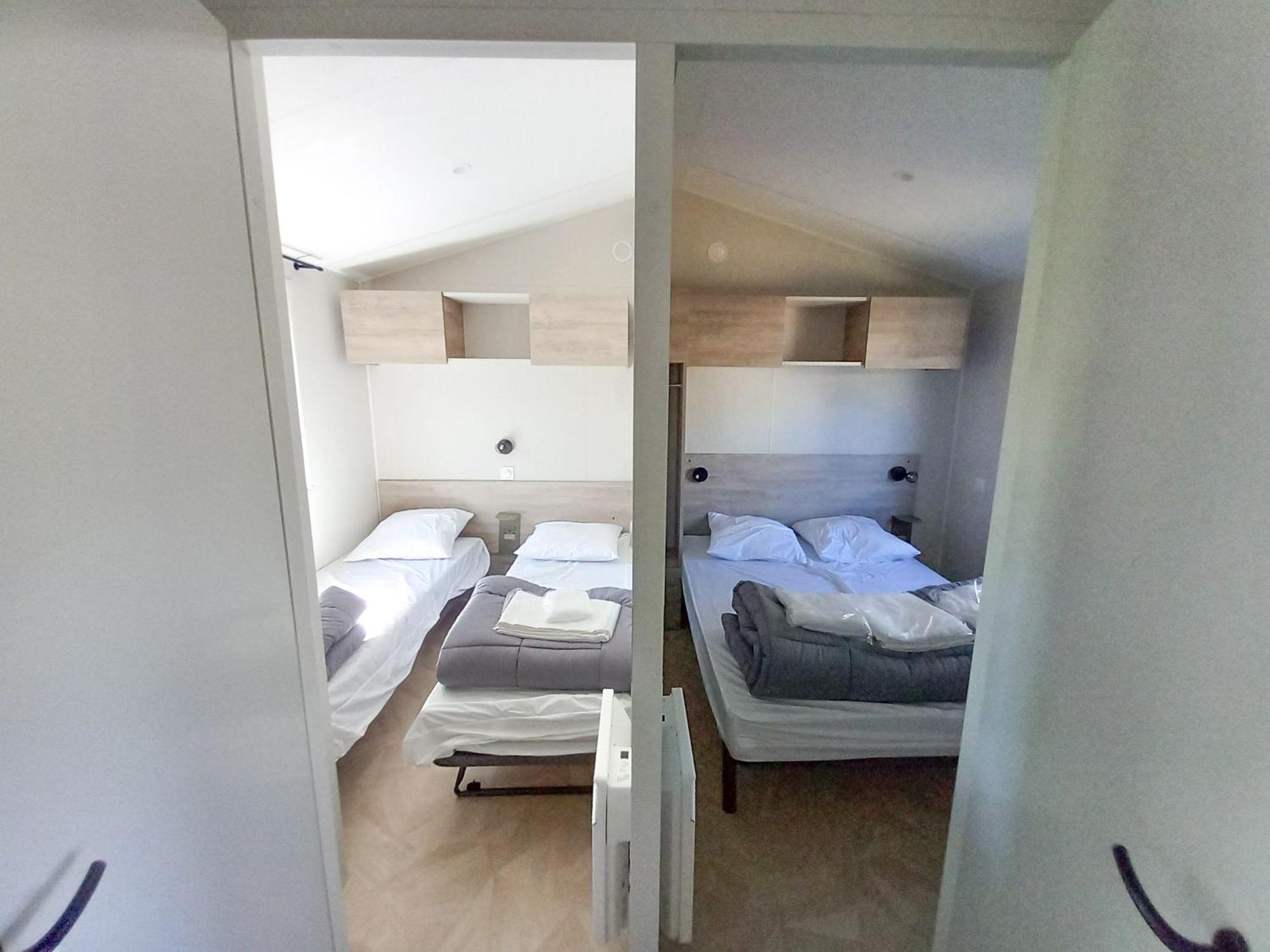 Camping Les Brillas Les Moutiers Esterno foto